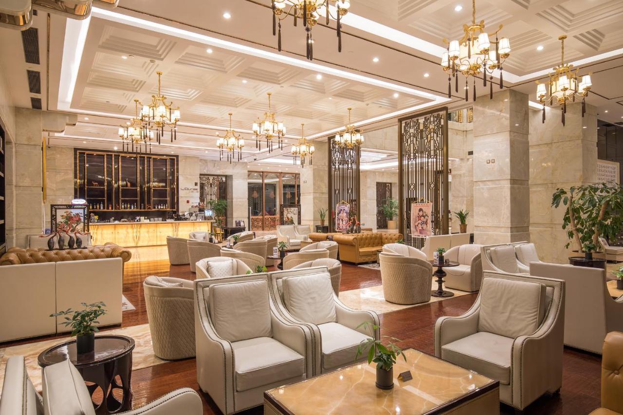 Royal Garden Hotel Shanghai-Free Shuttle To And From Disney & Pvg & Close Metro Line2 Easy To Sha New Expo Buitenkant foto