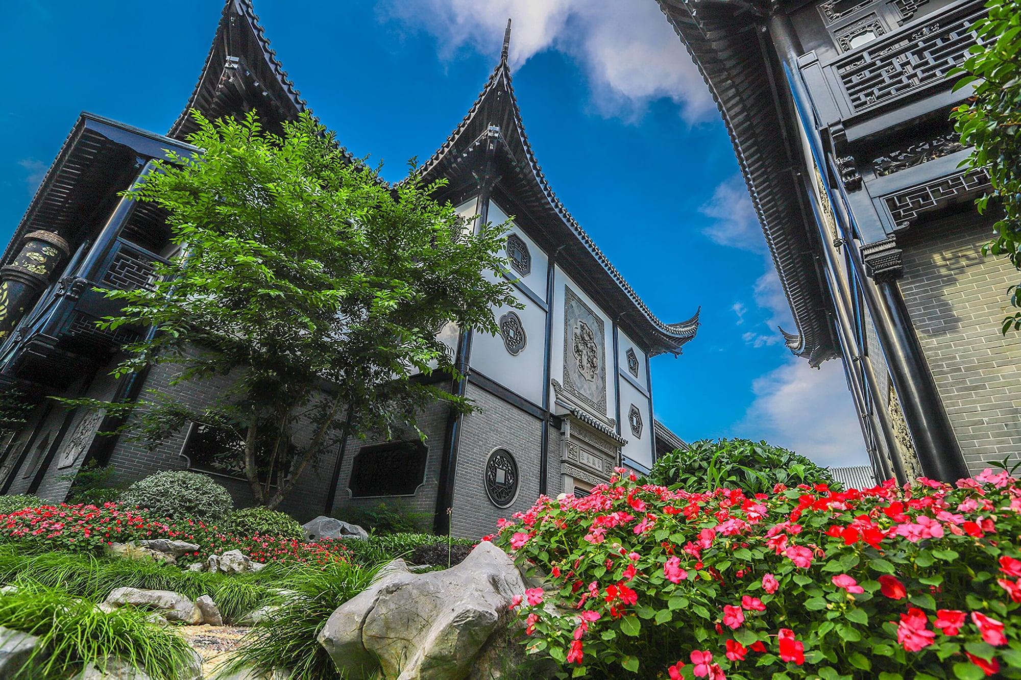 Royal Garden Hotel Shanghai-Free Shuttle To And From Disney & Pvg & Close Metro Line2 Easy To Sha New Expo Buitenkant foto