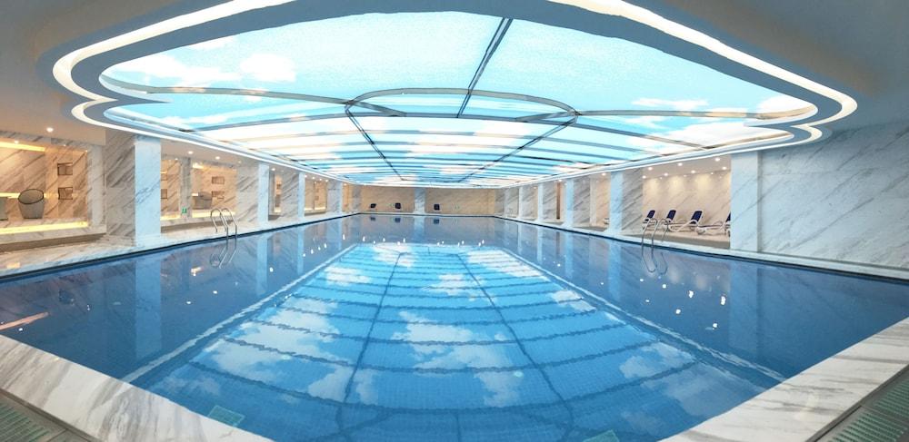 Royal Garden Hotel Shanghai-Free Shuttle To And From Disney & Pvg & Close Metro Line2 Easy To Sha New Expo Buitenkant foto