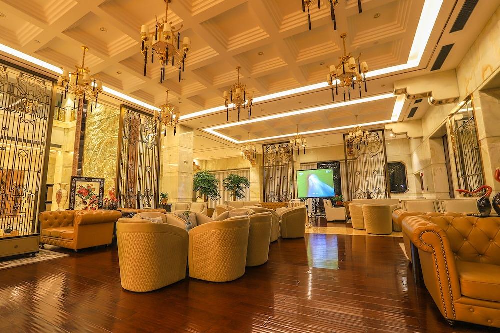 Royal Garden Hotel Shanghai-Free Shuttle To And From Disney & Pvg & Close Metro Line2 Easy To Sha New Expo Buitenkant foto