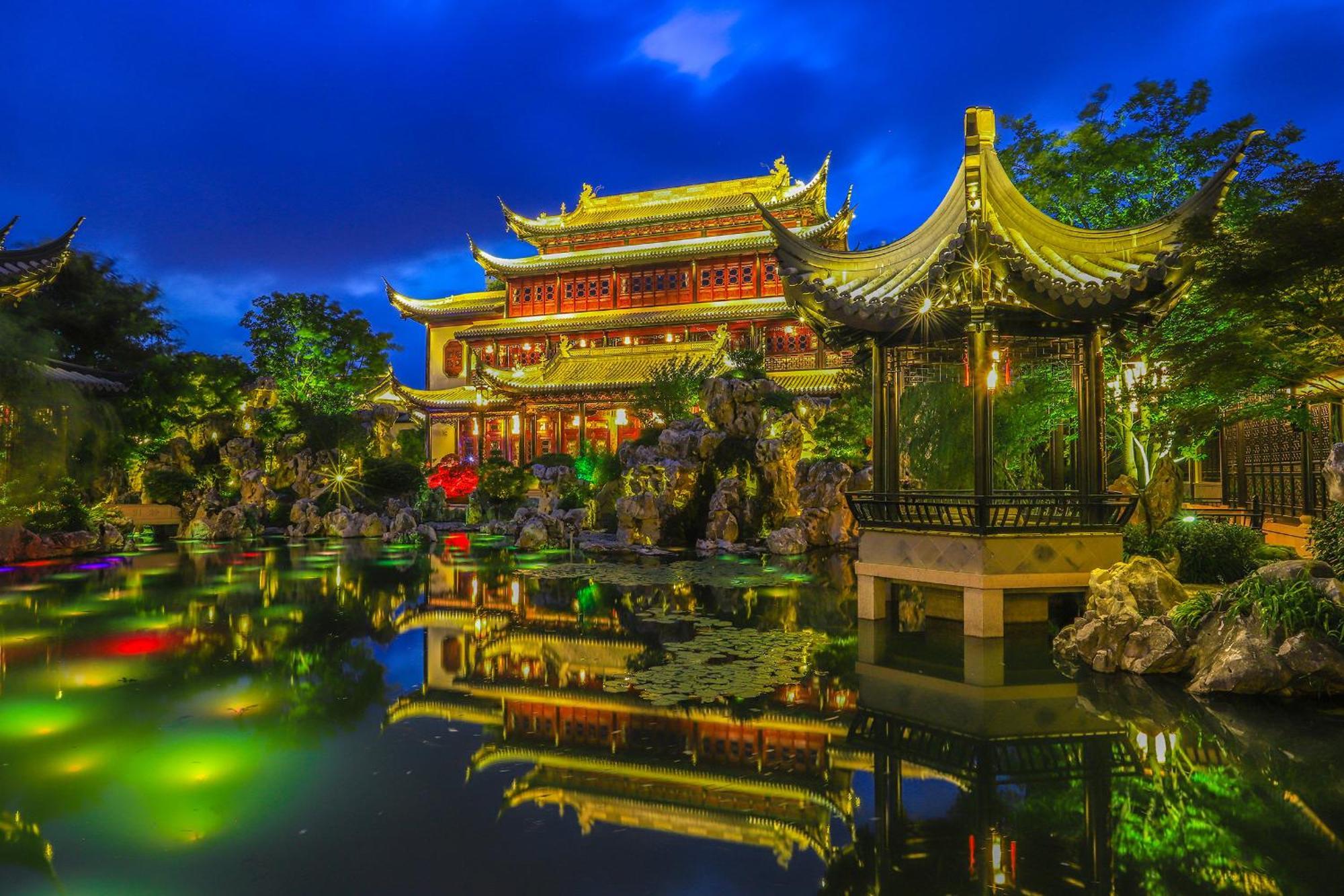 Royal Garden Hotel Shanghai-Free Shuttle To And From Disney & Pvg & Close Metro Line2 Easy To Sha New Expo Buitenkant foto