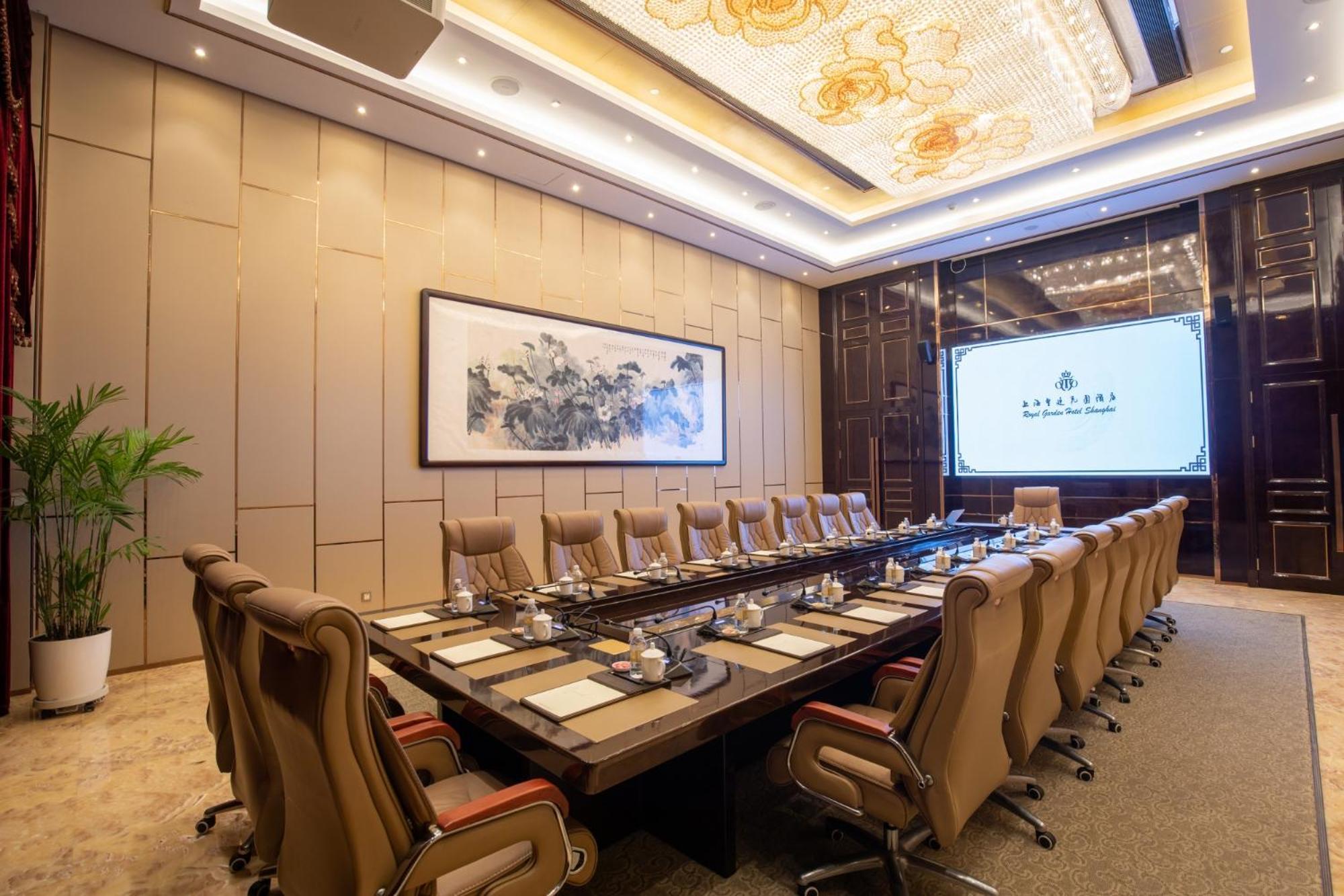 Royal Garden Hotel Shanghai-Free Shuttle To And From Disney & Pvg & Close Metro Line2 Easy To Sha New Expo Buitenkant foto