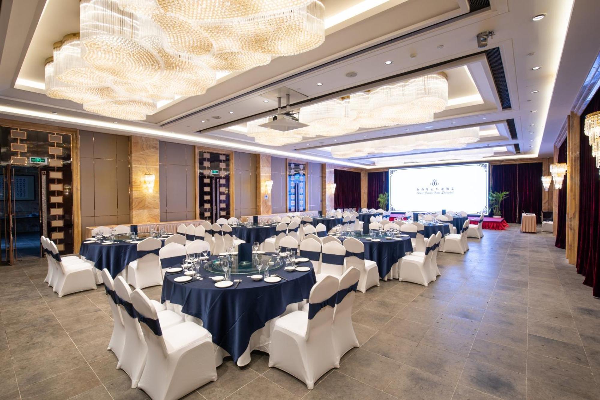 Royal Garden Hotel Shanghai-Free Shuttle To And From Disney & Pvg & Close Metro Line2 Easy To Sha New Expo Buitenkant foto
