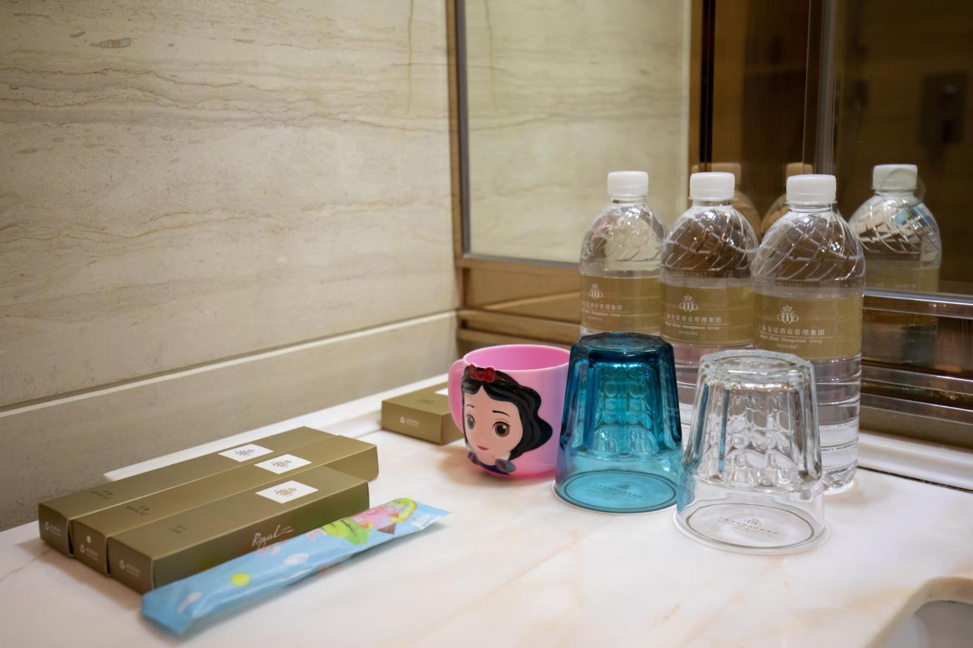 Royal Garden Hotel Shanghai-Free Shuttle To And From Disney & Pvg & Close Metro Line2 Easy To Sha New Expo Buitenkant foto