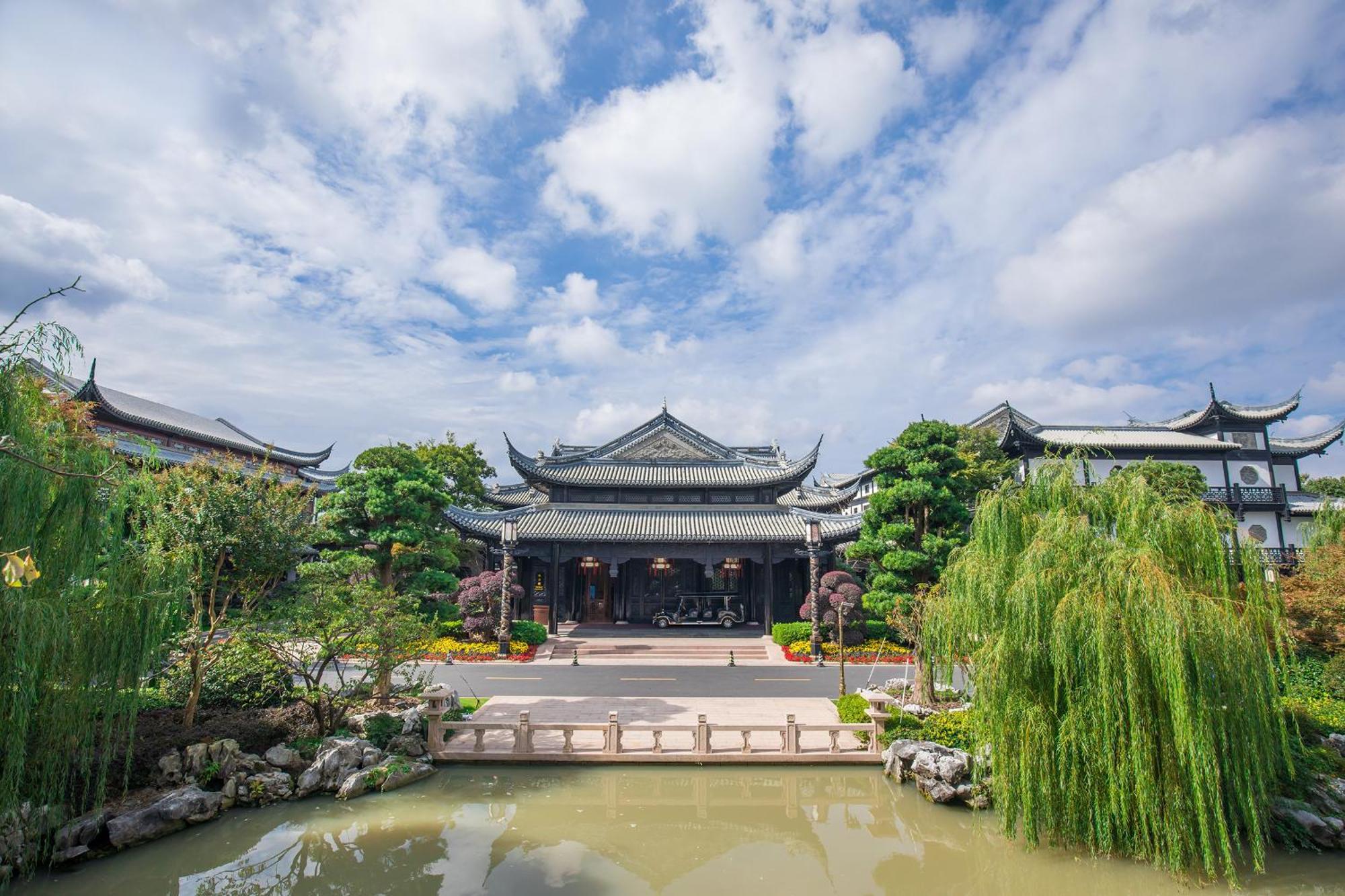 Royal Garden Hotel Shanghai-Free Shuttle To And From Disney & Pvg & Close Metro Line2 Easy To Sha New Expo Buitenkant foto