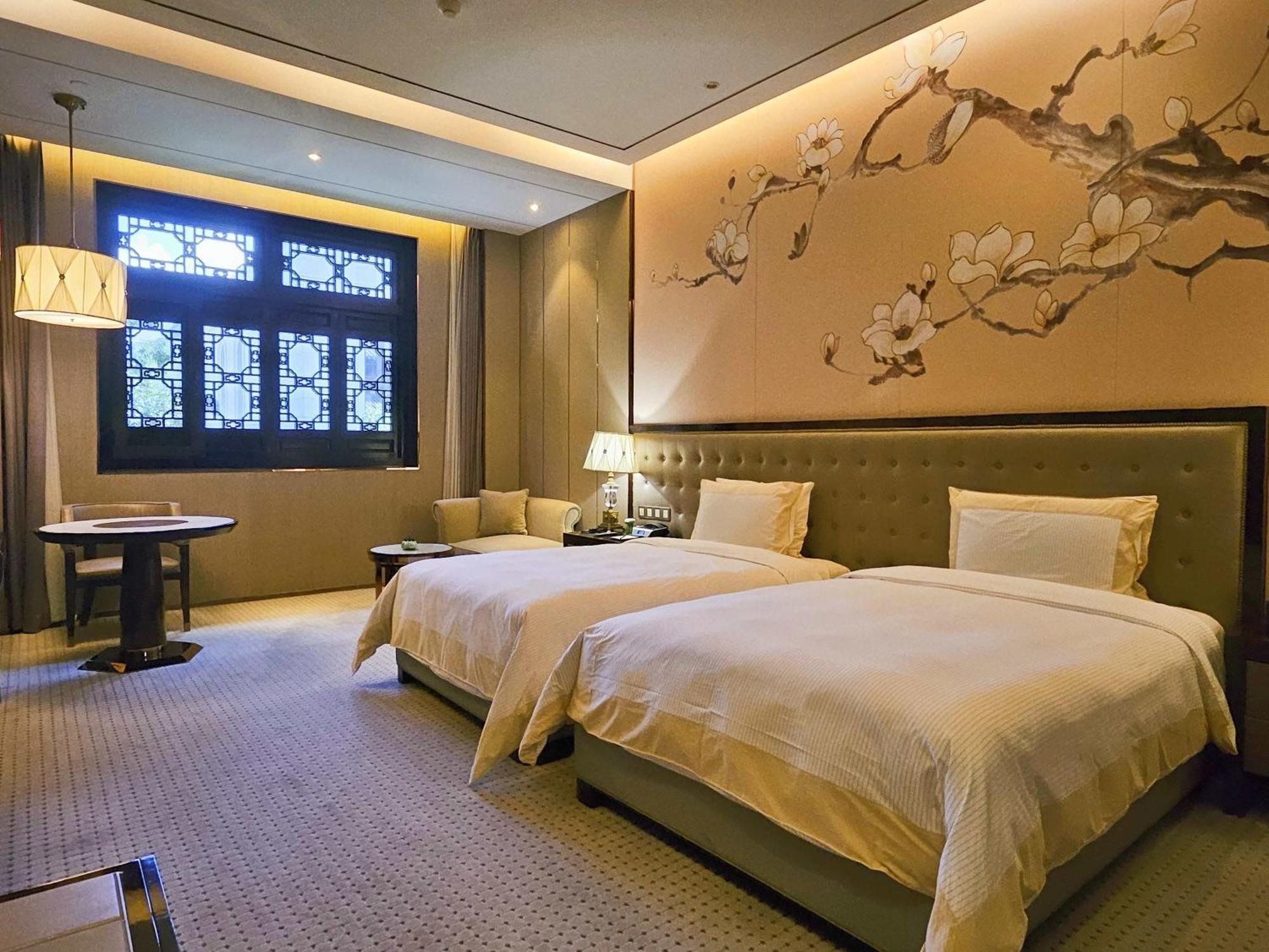 Royal Garden Hotel Shanghai-Free Shuttle To And From Disney & Pvg & Close Metro Line2 Easy To Sha New Expo Buitenkant foto
