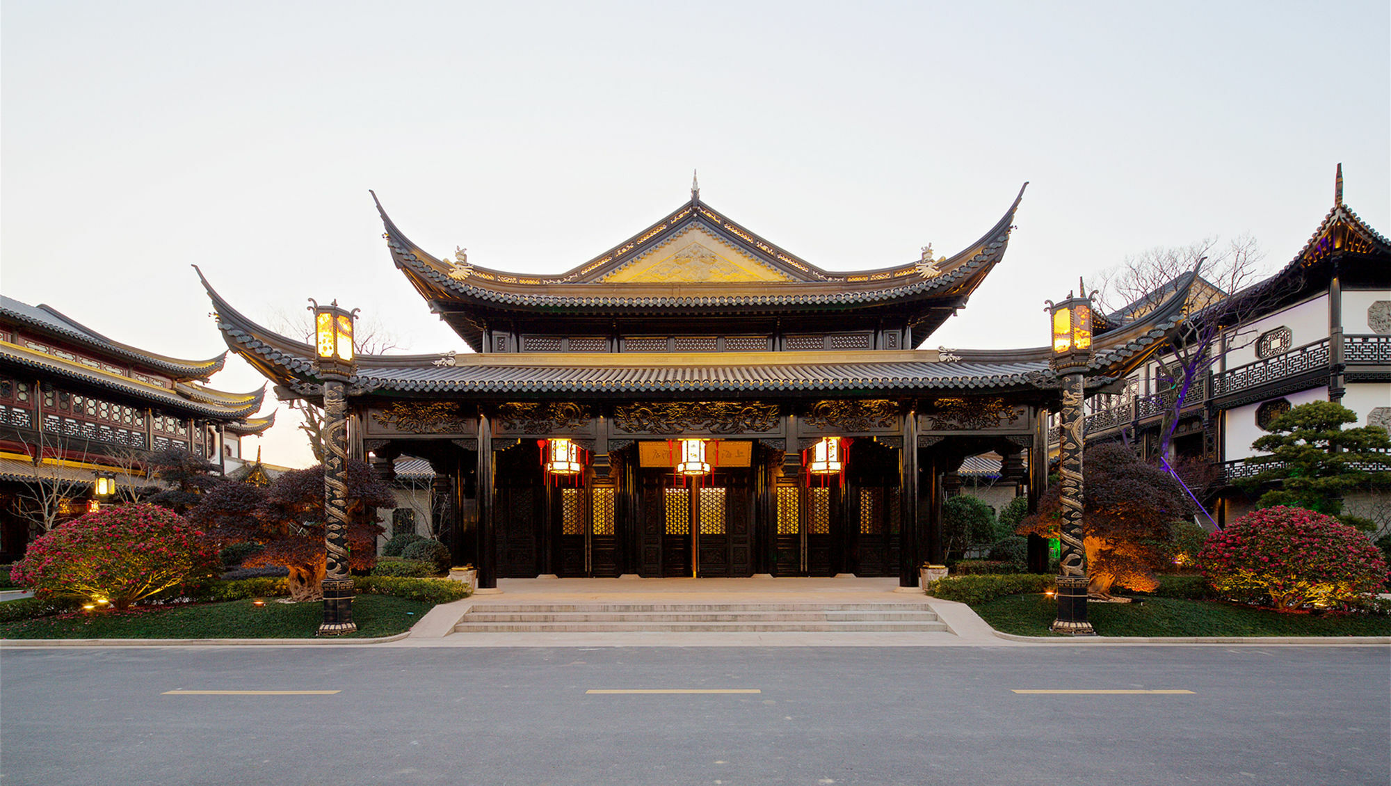 Royal Garden Hotel Shanghai-Free Shuttle To And From Disney & Pvg & Close Metro Line2 Easy To Sha New Expo Buitenkant foto