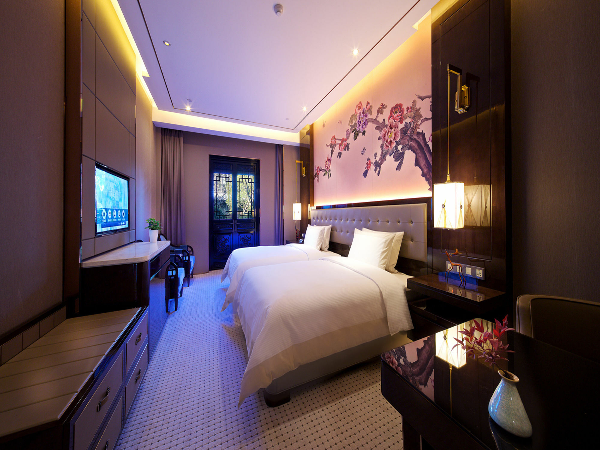 Royal Garden Hotel Shanghai-Free Shuttle To And From Disney & Pvg & Close Metro Line2 Easy To Sha New Expo Buitenkant foto