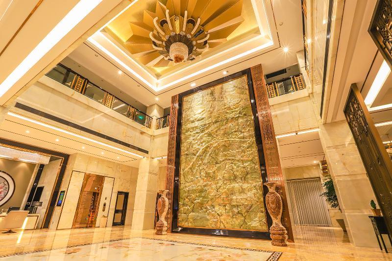 Royal Garden Hotel Shanghai-Free Shuttle To And From Disney & Pvg & Close Metro Line2 Easy To Sha New Expo Buitenkant foto